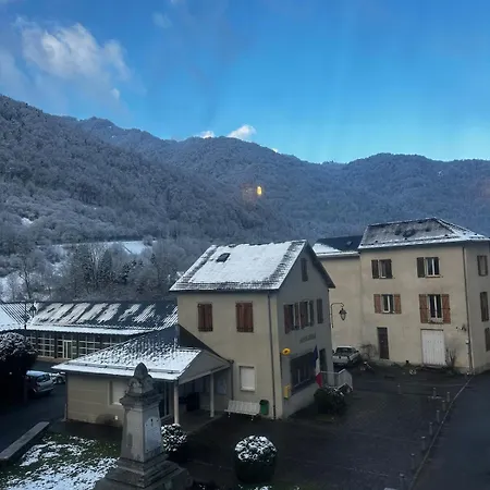 5 Aux Volets Bleus Apartment *