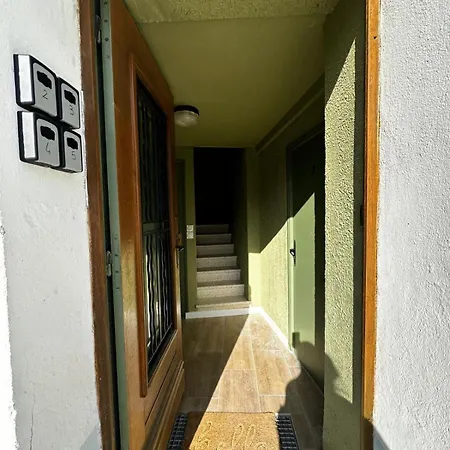 5 Aux Volets Bleus Apartment