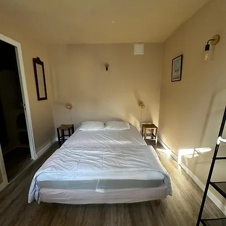 5 Aux Volets Bleus 아파트 올루스 레방